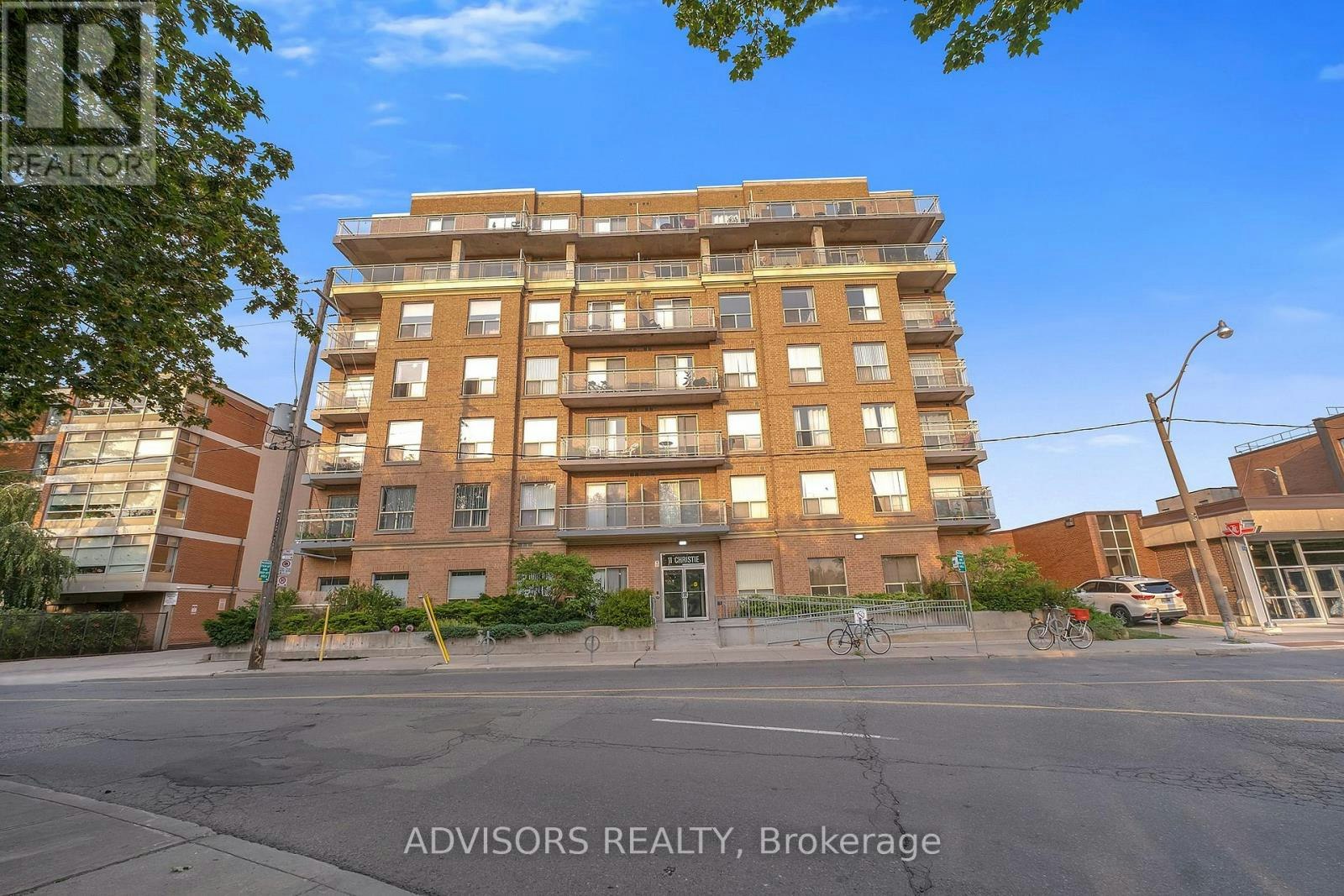 209-11 Christie Street, Toronto, ON, M6G 3B1