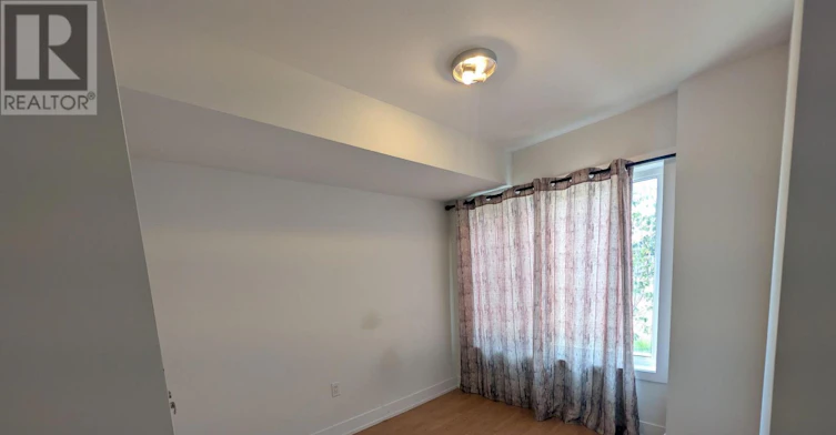 1553 Midland Avenue, Toronto, ON, M1P 0G3 - 4