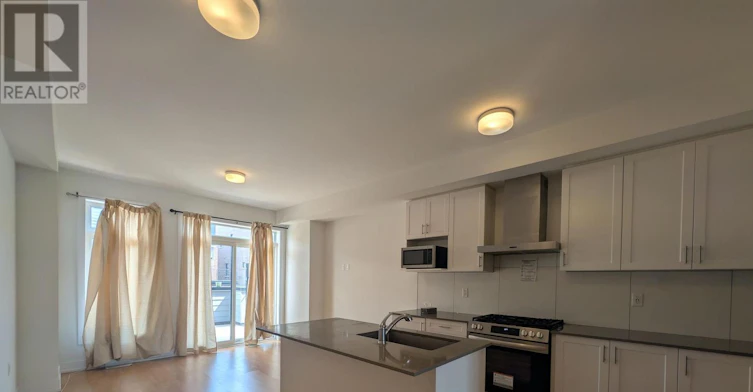 1553 Midland Avenue, Toronto, ON, M1P 0G3 - 6