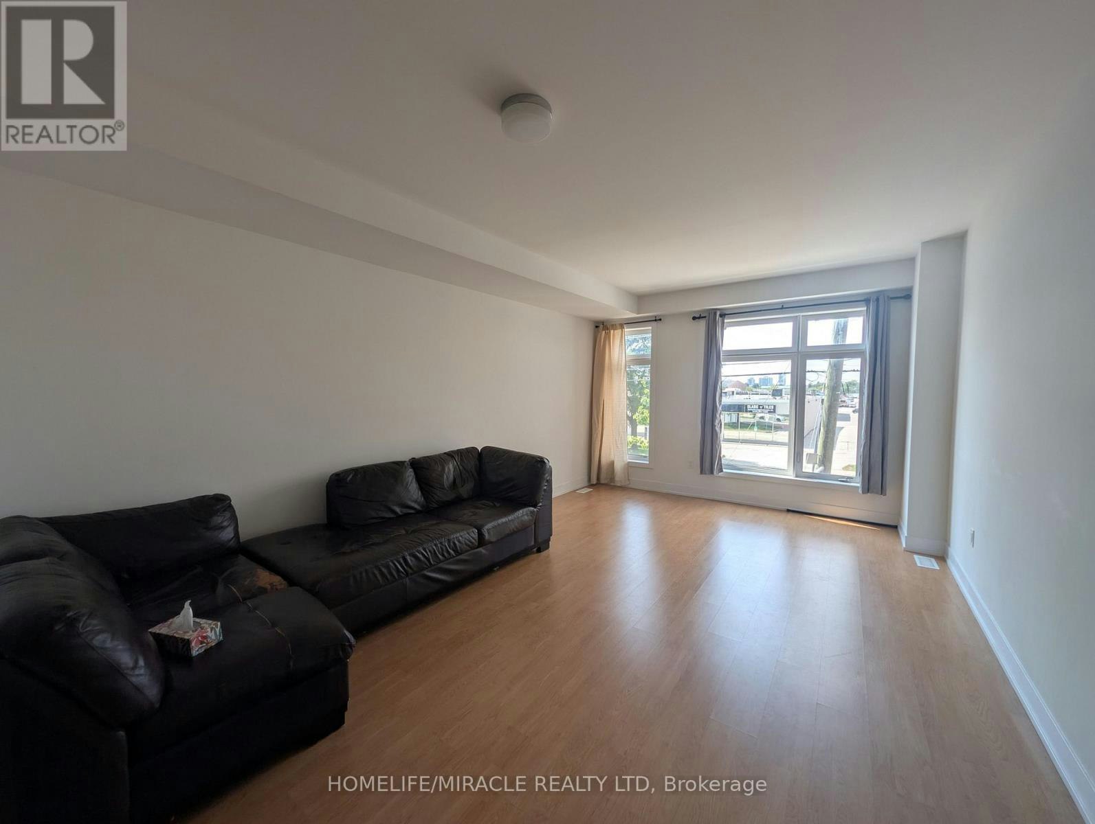 1553 Midland Avenue, Toronto, ON, M1P 0G3 - 12