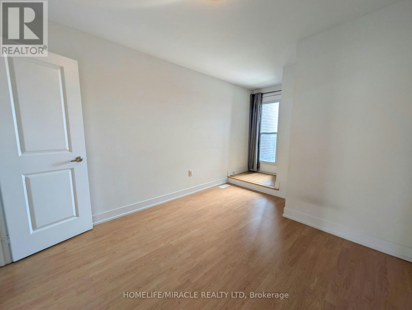 1553 Midland Avenue, Toronto, ON, M1P 0G3 - 18