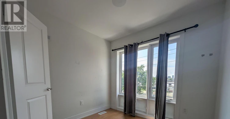 1553 Midland Avenue, Toronto, ON, M1P 0G3 - 17