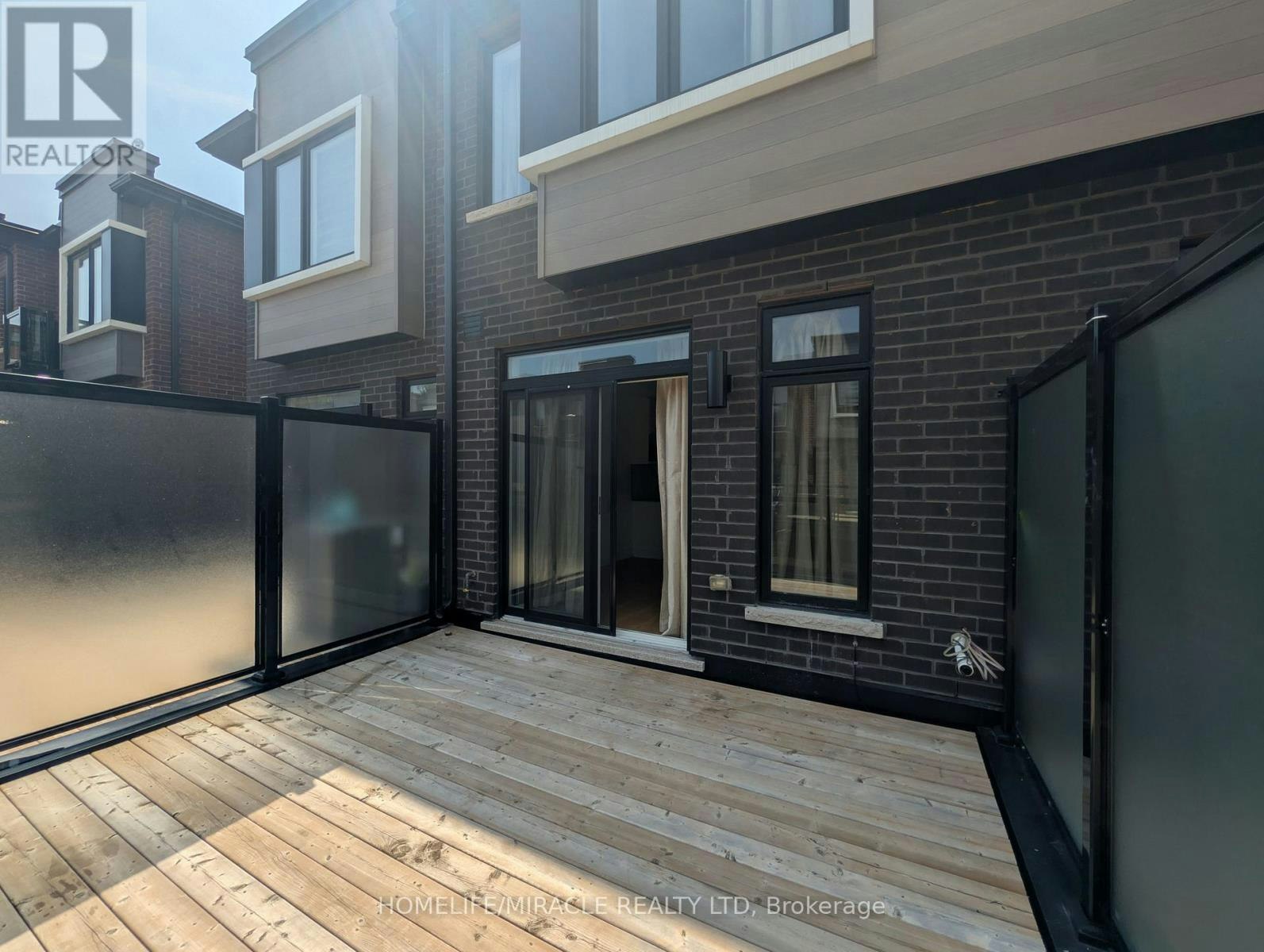 1553 Midland Avenue, Toronto, ON, M1P 0G3 - 7