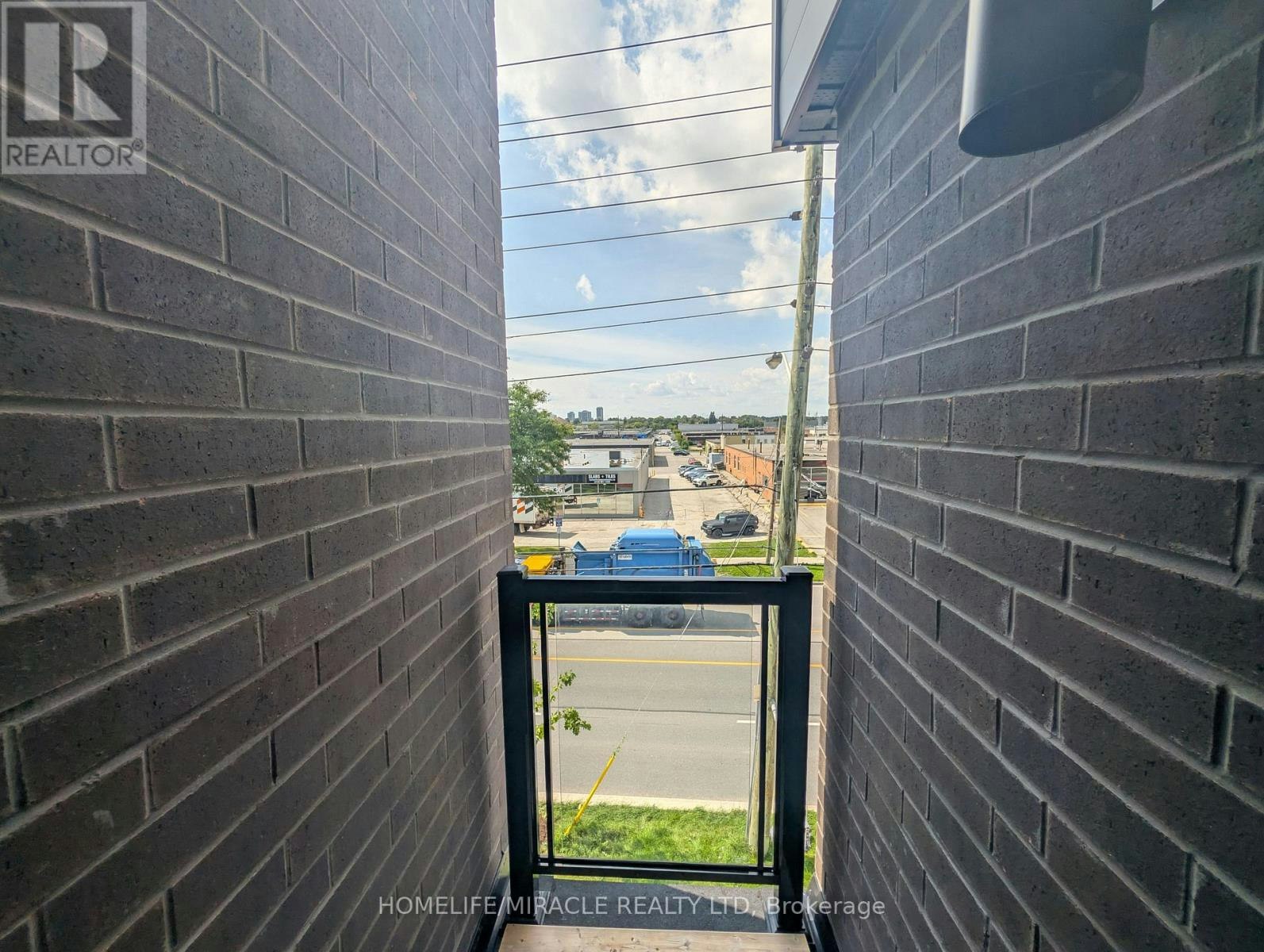 1553 Midland Avenue, Toronto, ON, M1P 0G3 - 20