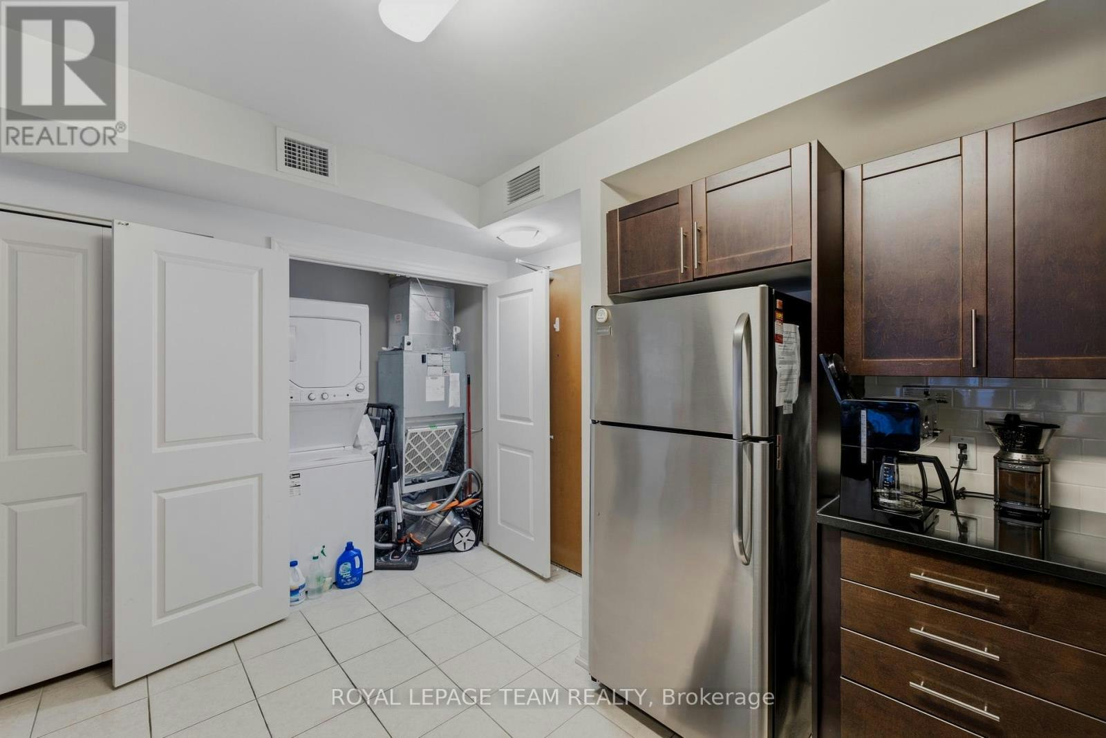 1002-242 Rideau Street, Ottawa, ON, K1N 0B7 - 6