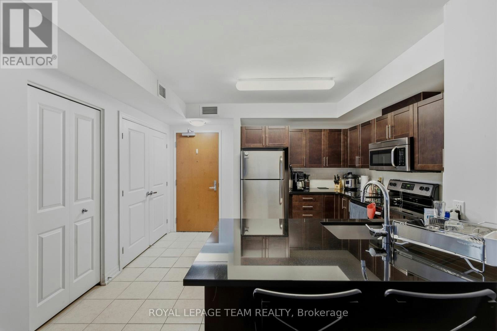 1002-242 Rideau Street, Ottawa, ON, K1N 0B7 - 4