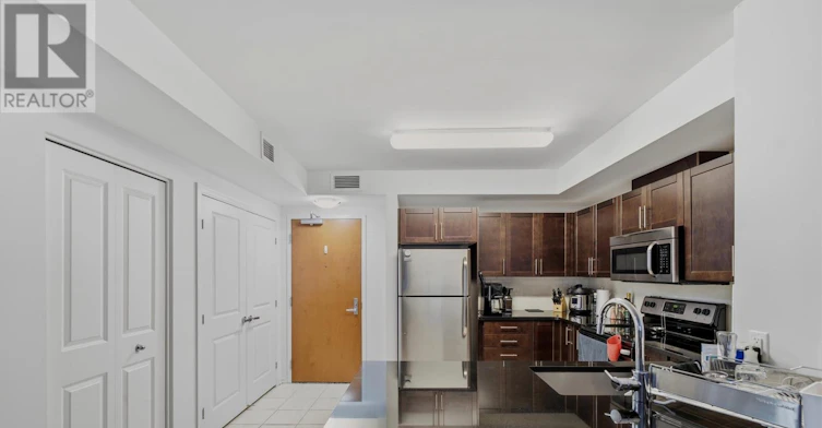 1002-242 Rideau Street, Ottawa, ON, K1N 0B7 - 4