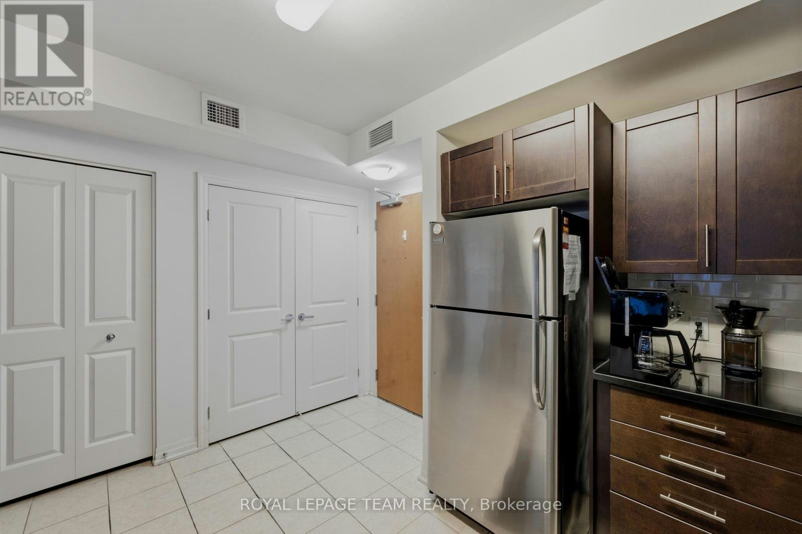1002-242 Rideau Street, Ottawa, ON, K1N 0B7 - 5
