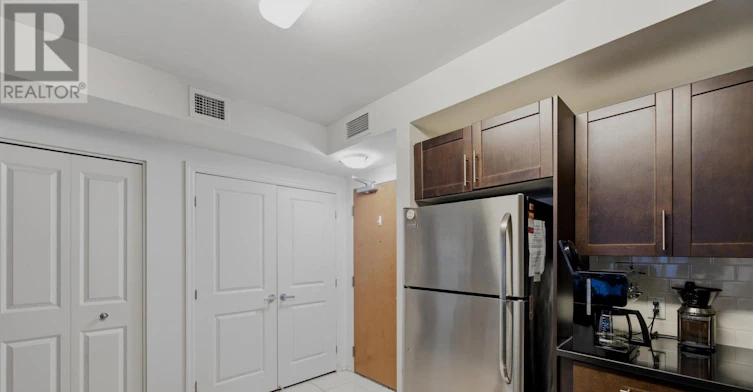 1002-242 Rideau Street, Ottawa, ON, K1N 0B7 - 5
