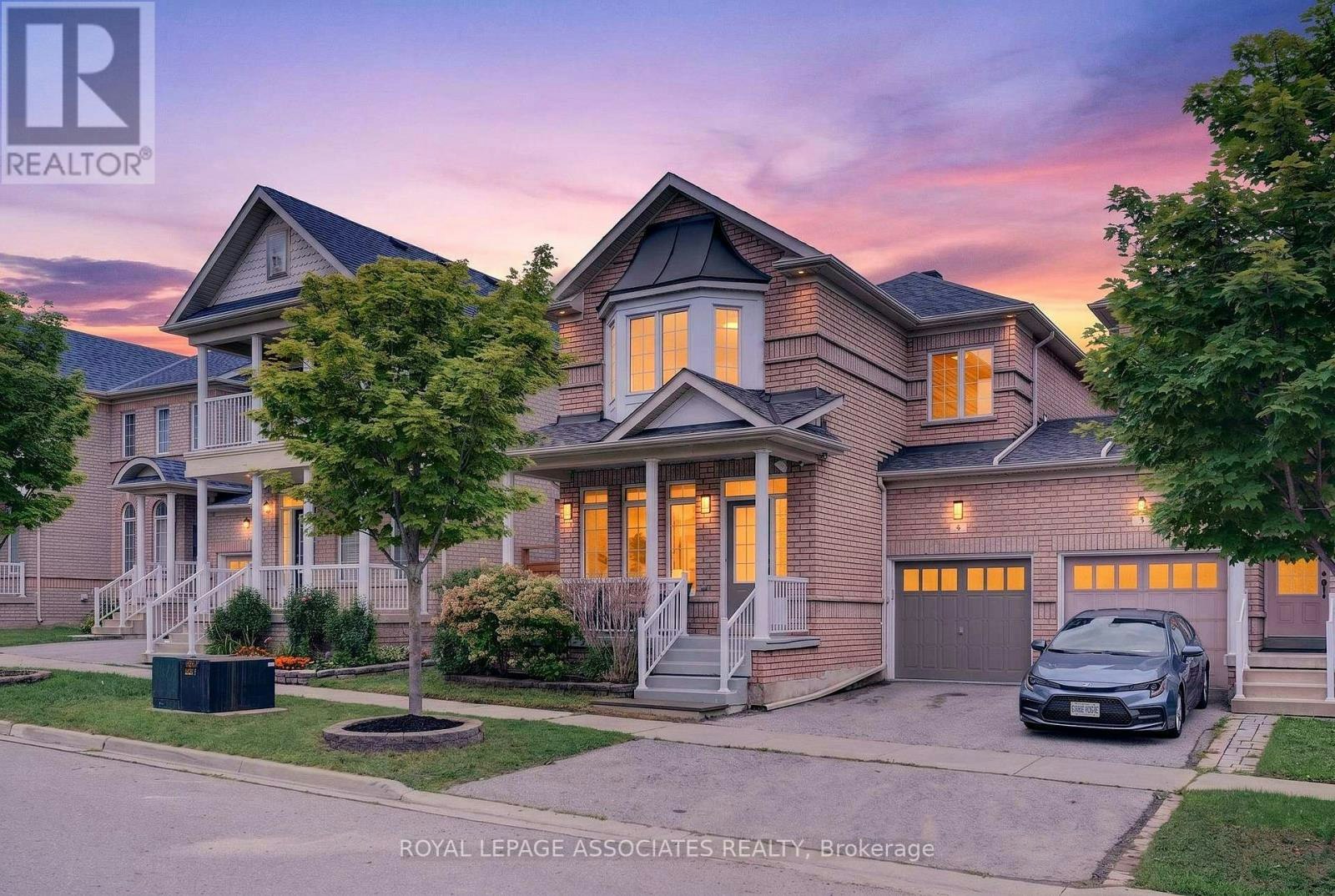 6 Radmore Place, Markham, ON, L6B 0G7