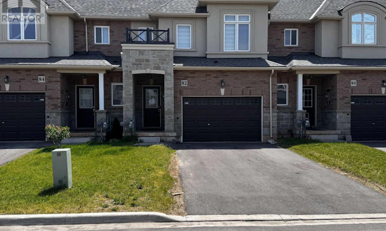 82 Pinot Crescent