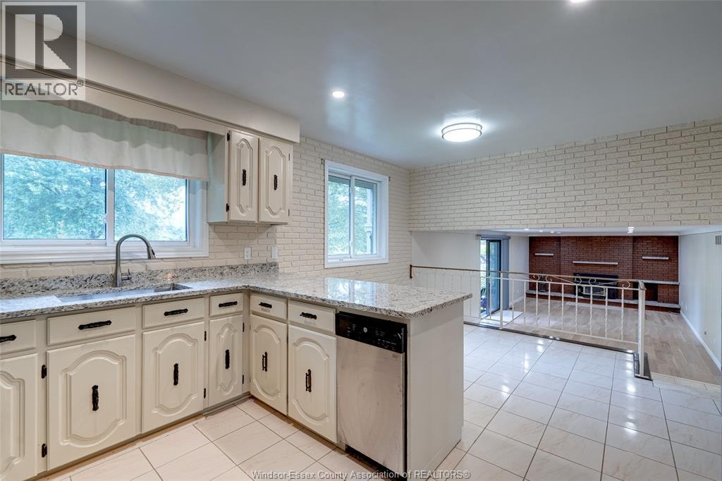 398 Brighton Road, Tecumseh, ON, N8N 2L4 - 14