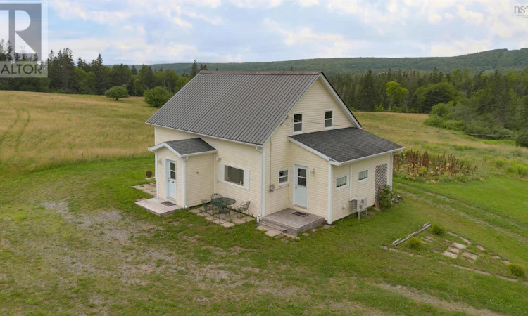 252 Crestdale Drive