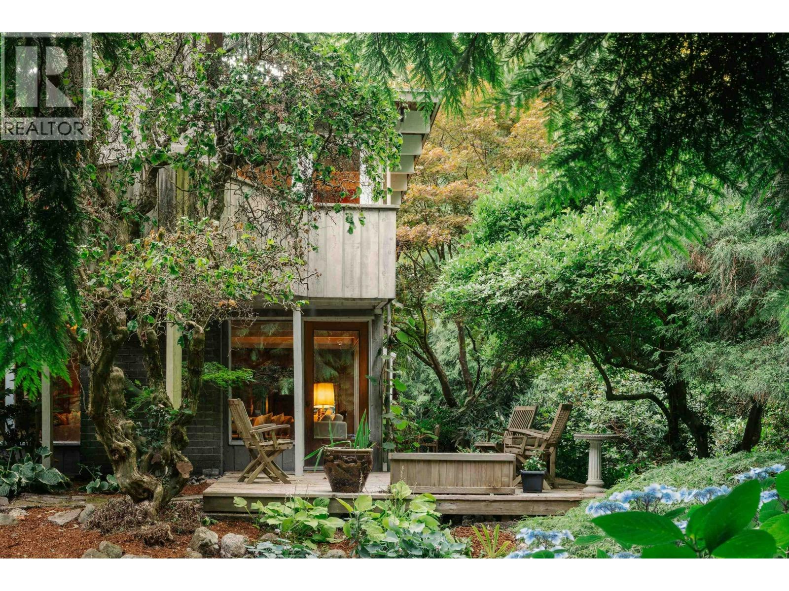 6222 St. Georges Avenue, West Vancouver, BC, V7W 1Z7