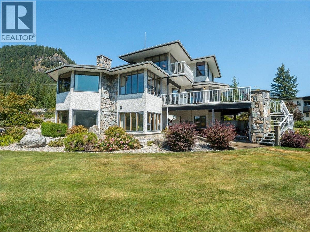 5725 Taghum Frontage Road, Taghum, BC, V1L 6X9