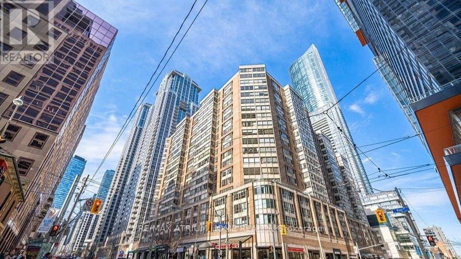 1403-717 Bay Street, Toronto, ON, M5G 2J9