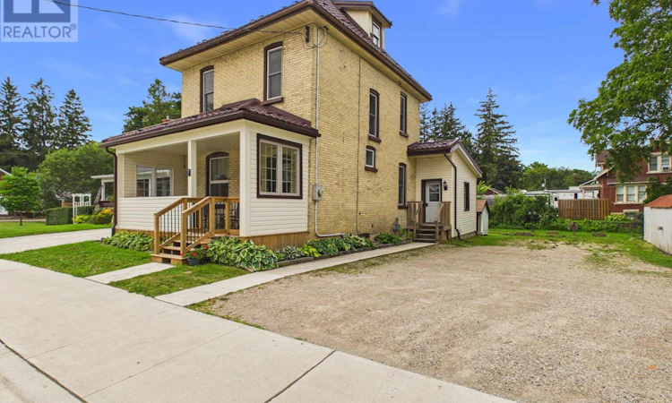 7 Yonge Street S