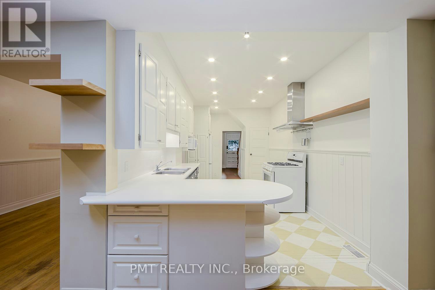 47 Herbert Avenue, Toronto, ON, M4L 3P8 - 18