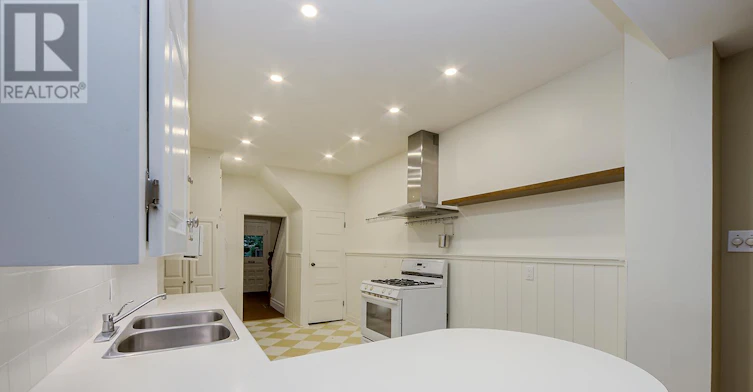47 Herbert Avenue, Toronto, ON, M4L 3P8 - 19
