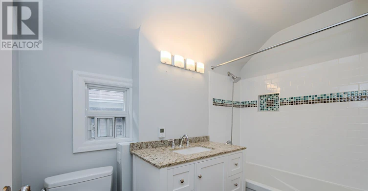 47 Herbert Avenue, Toronto, ON, M4L 3P8 - 40