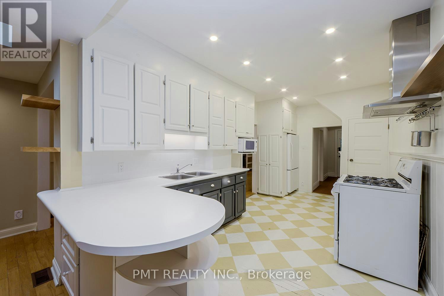 47 Herbert Avenue, Toronto, ON, M4L 3P8 - 17