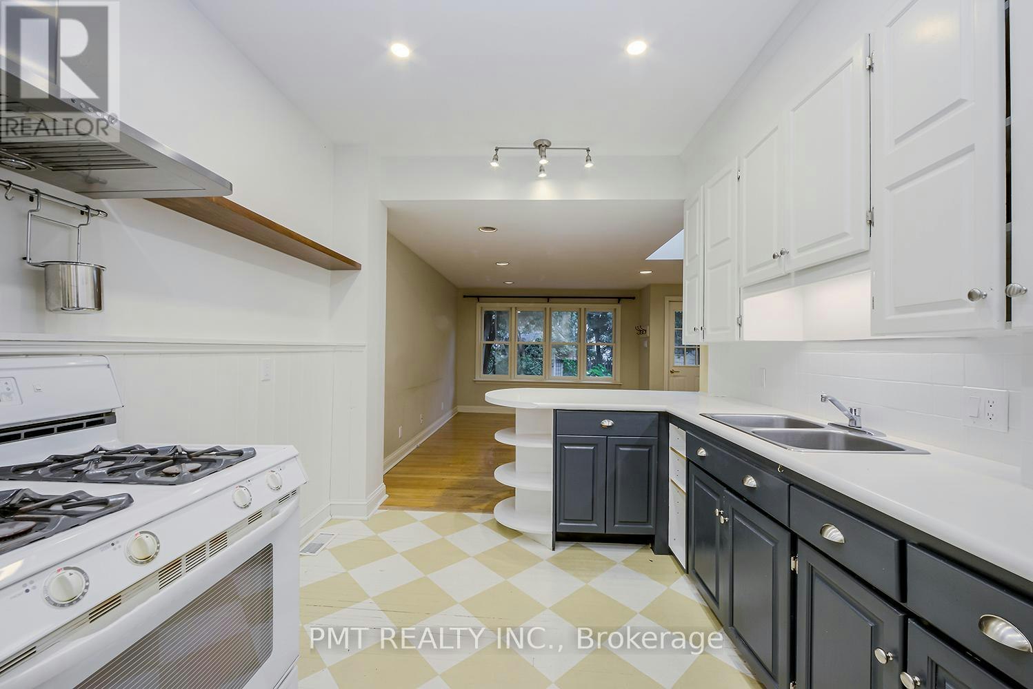 47 Herbert Avenue, Toronto, ON, M4L 3P8 - 22