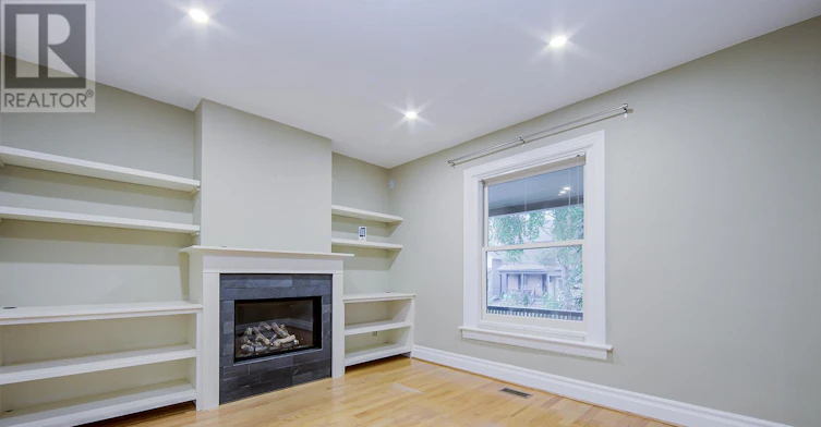47 Herbert Avenue, Toronto, ON, M4L 3P8 - 4
