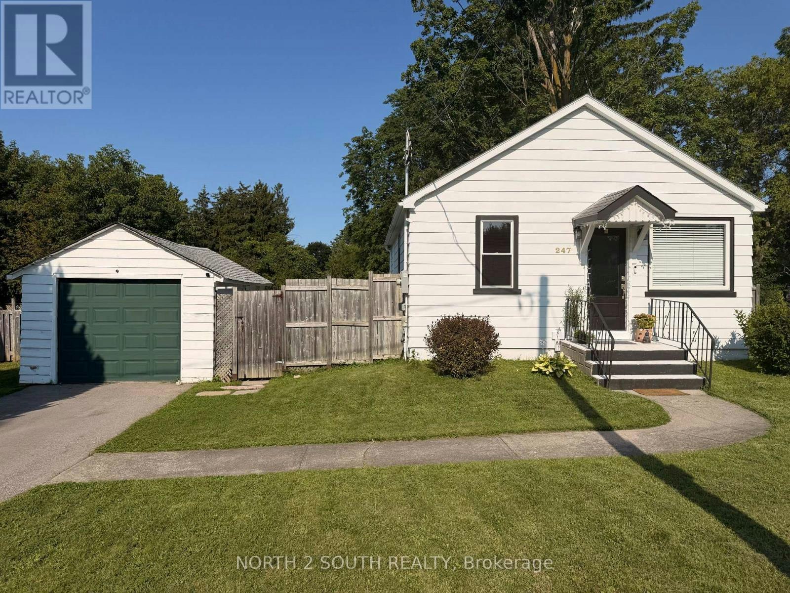 247 Muriel Street, Newmarket, ON, L3Y 3N2