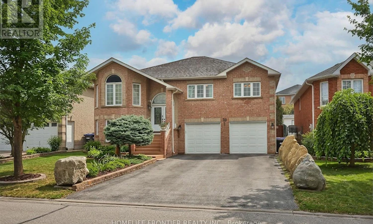 30 Saint Avenue