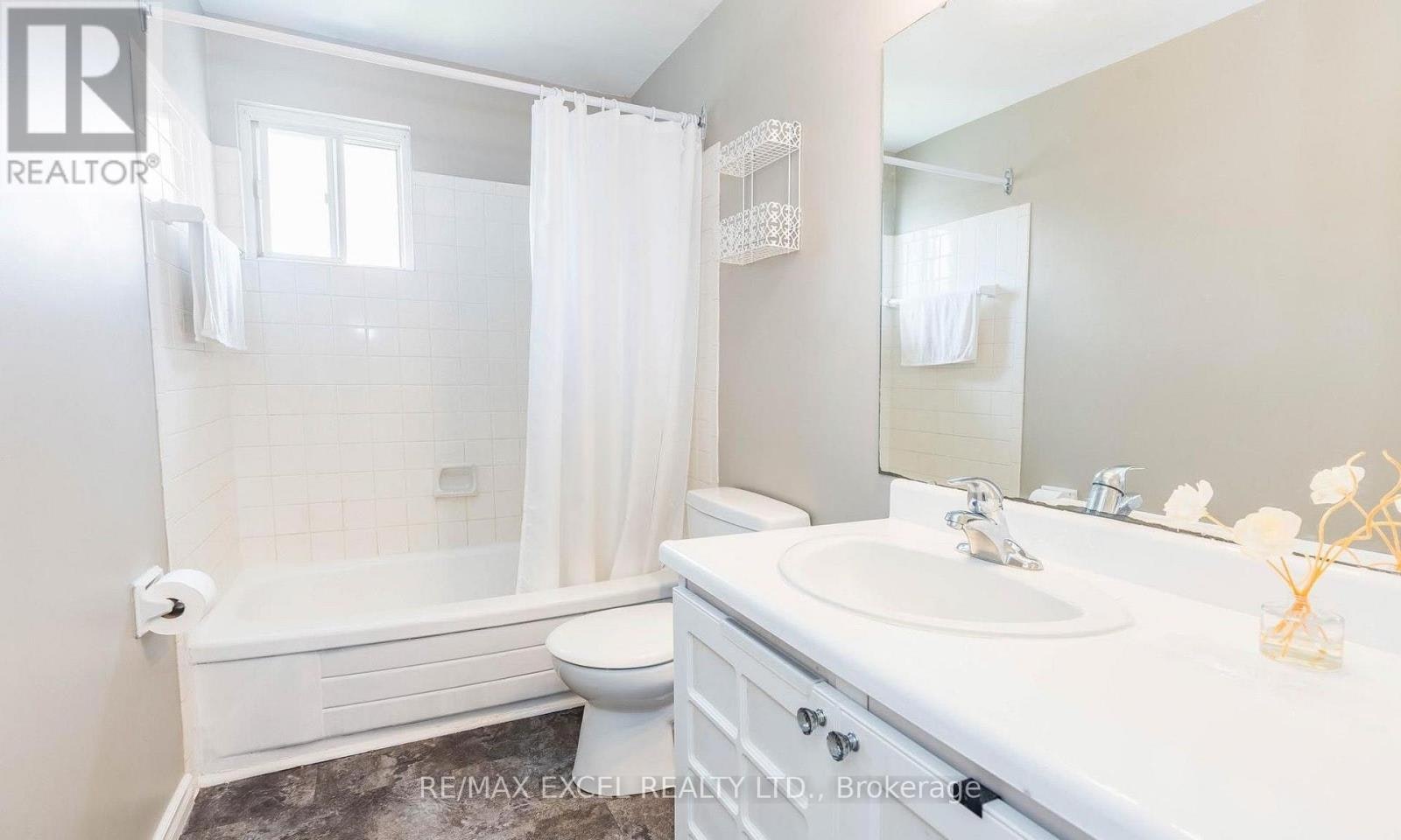 12 College Crescent, Barrie, ON, L4M 2W2 - 12