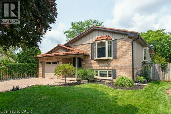154 Ambleside Court, Waterloo, ON, N2K 3E3