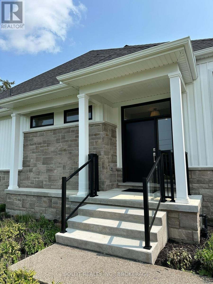 15-205 St. David's Road, St. Catharines, ON, L2V 0N6 - 2