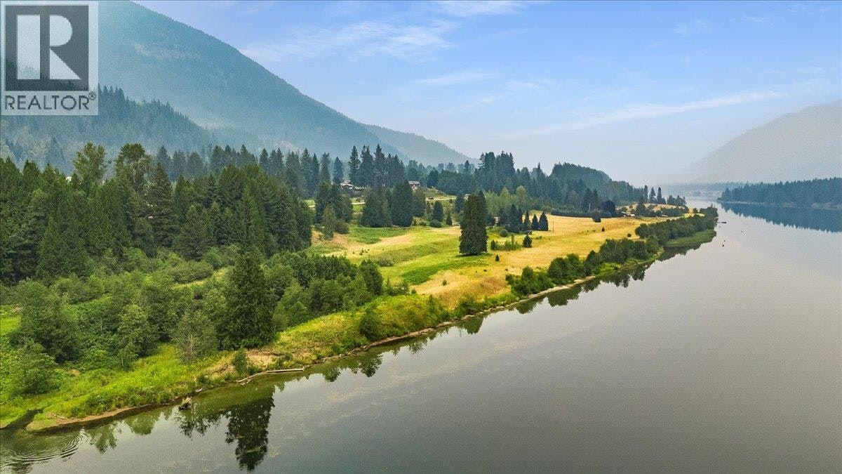1864 3a Highway, Castlegar, BC, V1N 4N6