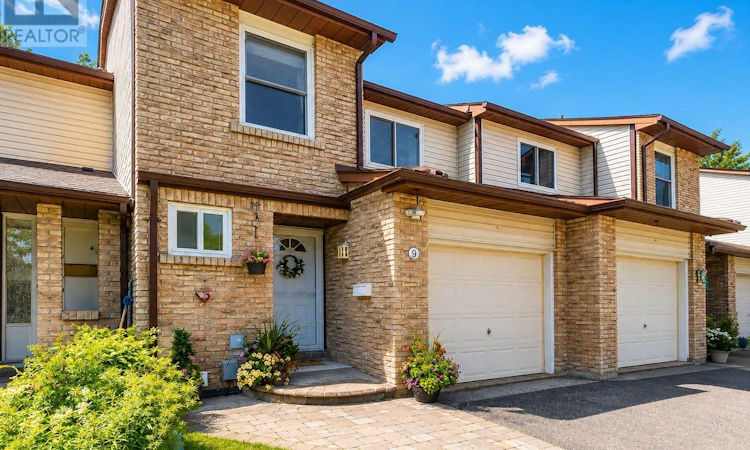 3-1330 Trowbridge Drive