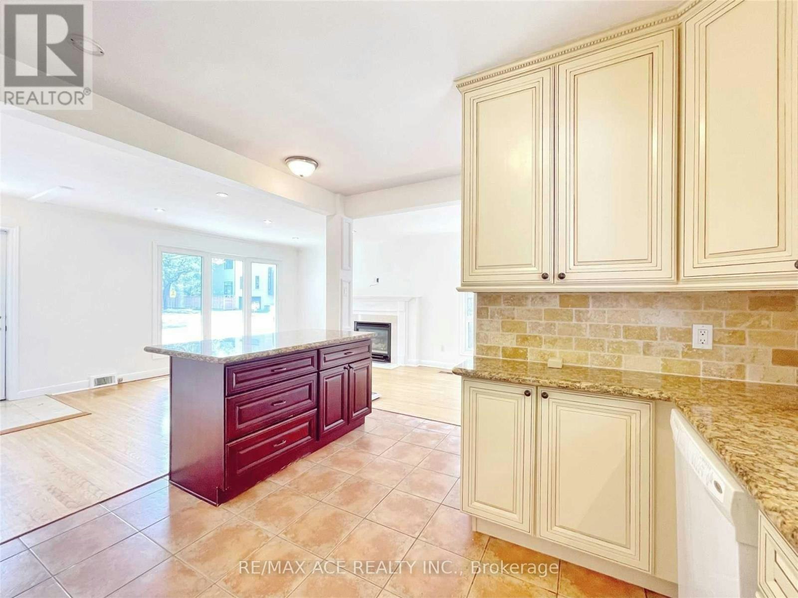 MAIN-246 Horsham Avenue, Toronto, ON, M2N 2A6 - 10