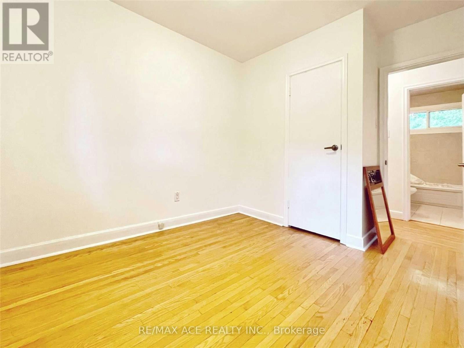 MAIN-246 Horsham Avenue, Toronto, ON, M2N 2A6 - 17