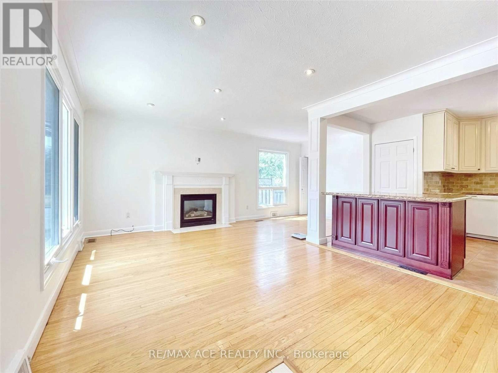 MAIN-246 Horsham Avenue, Toronto, ON, M2N 2A6 - 2