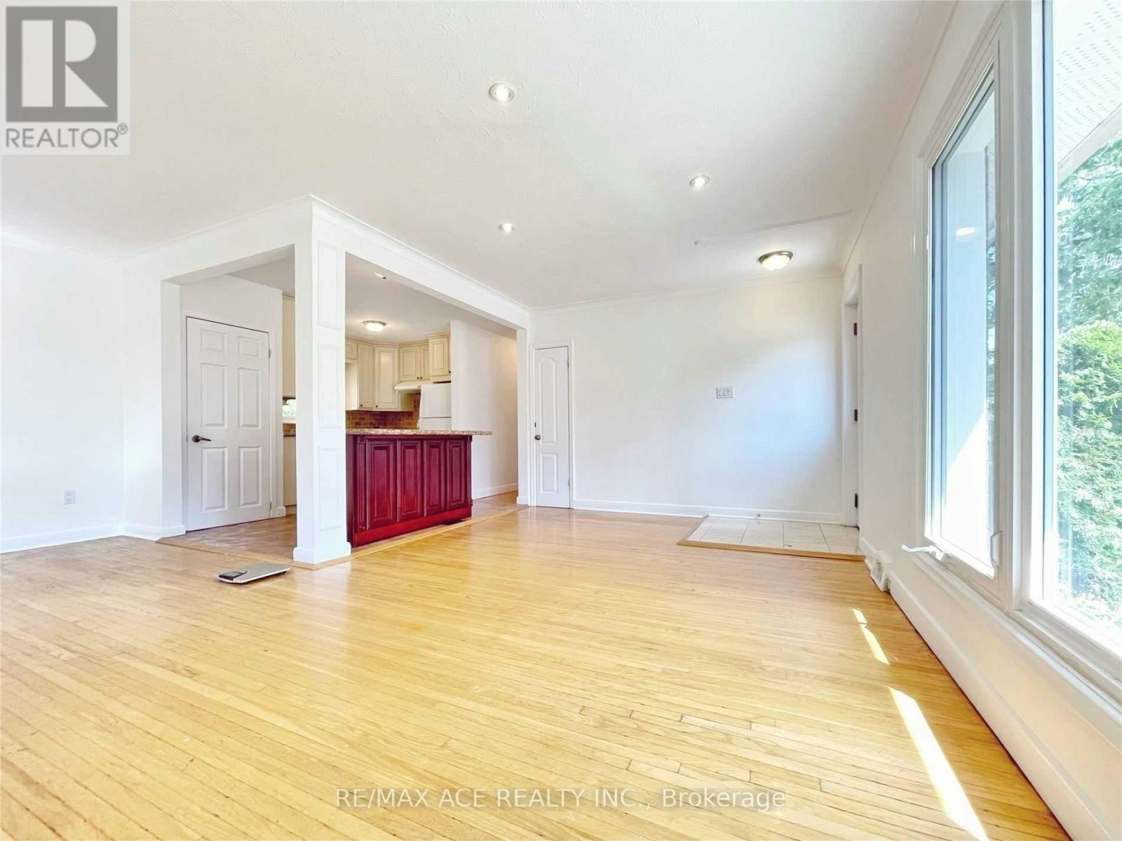 MAIN-246 Horsham Avenue, Toronto, ON, M2N 2A6 - 5
