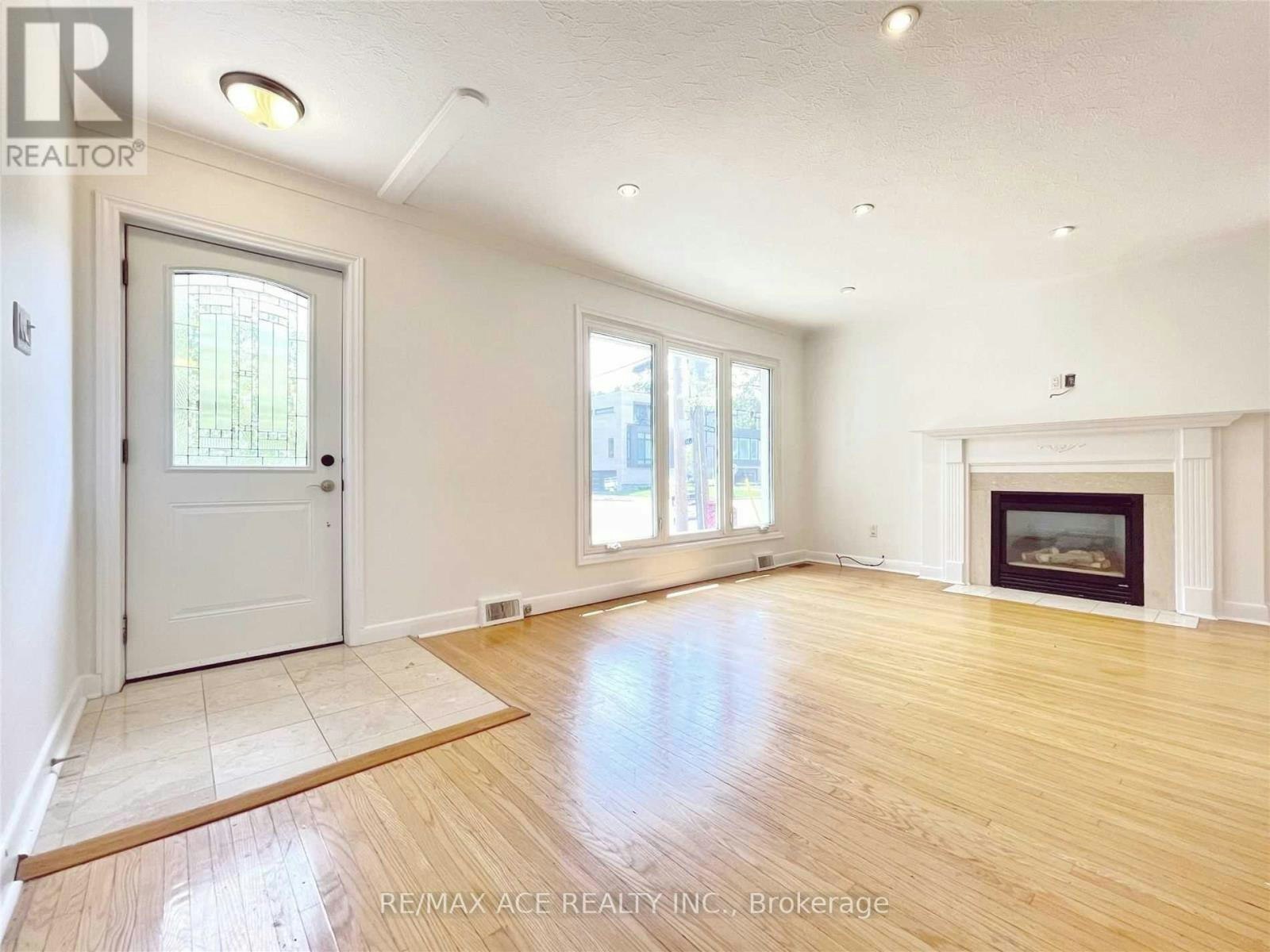 MAIN-246 Horsham Avenue, Toronto, ON, M2N 2A6 - 6