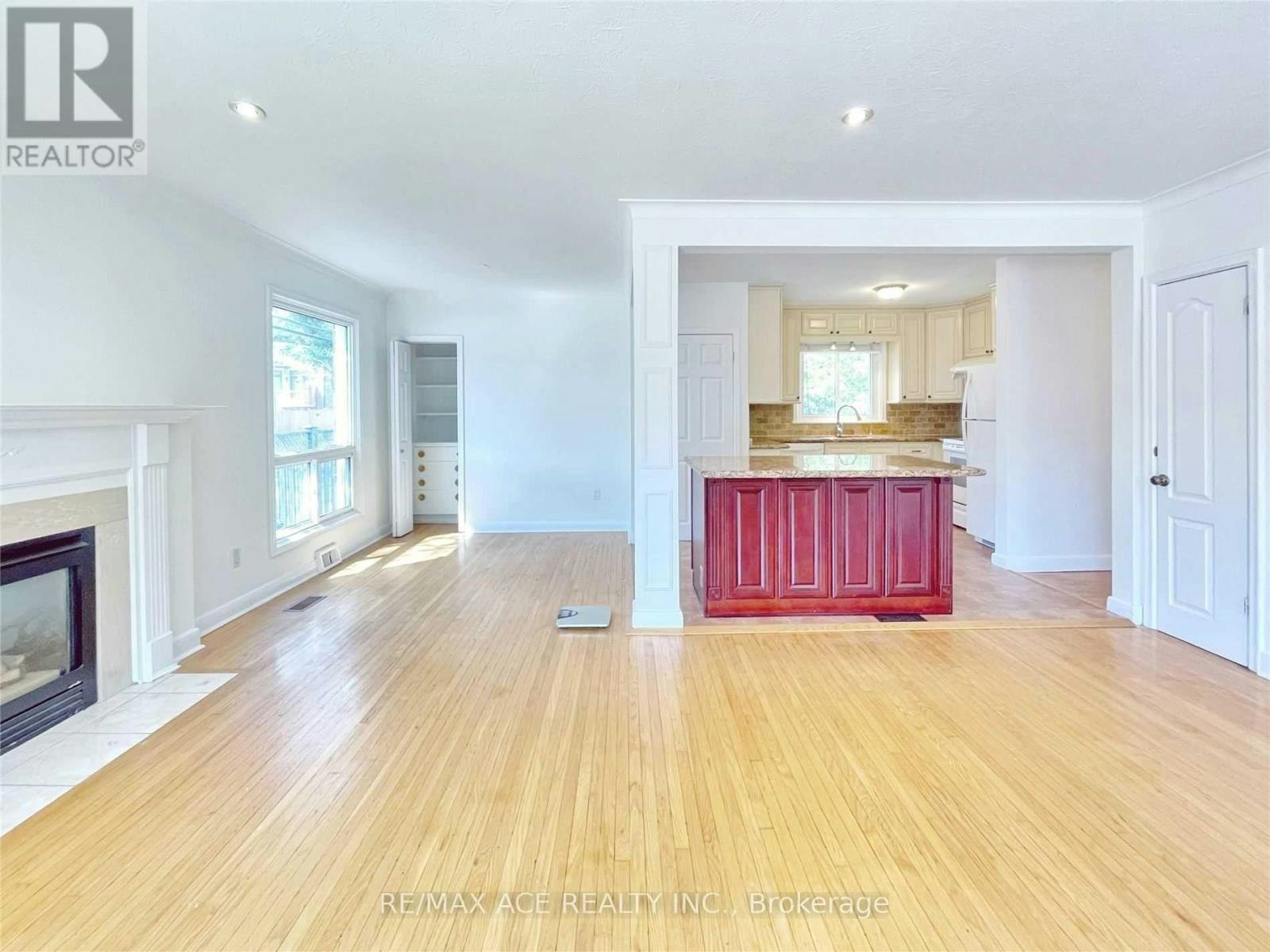 MAIN-246 Horsham Avenue, Toronto, ON, M2N 2A6 - 3