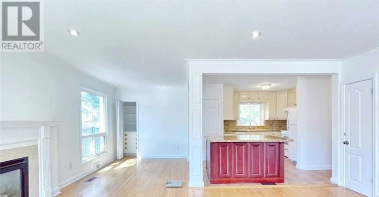MAIN-246 Horsham Avenue, Toronto, ON, M2N 2A6 - 3