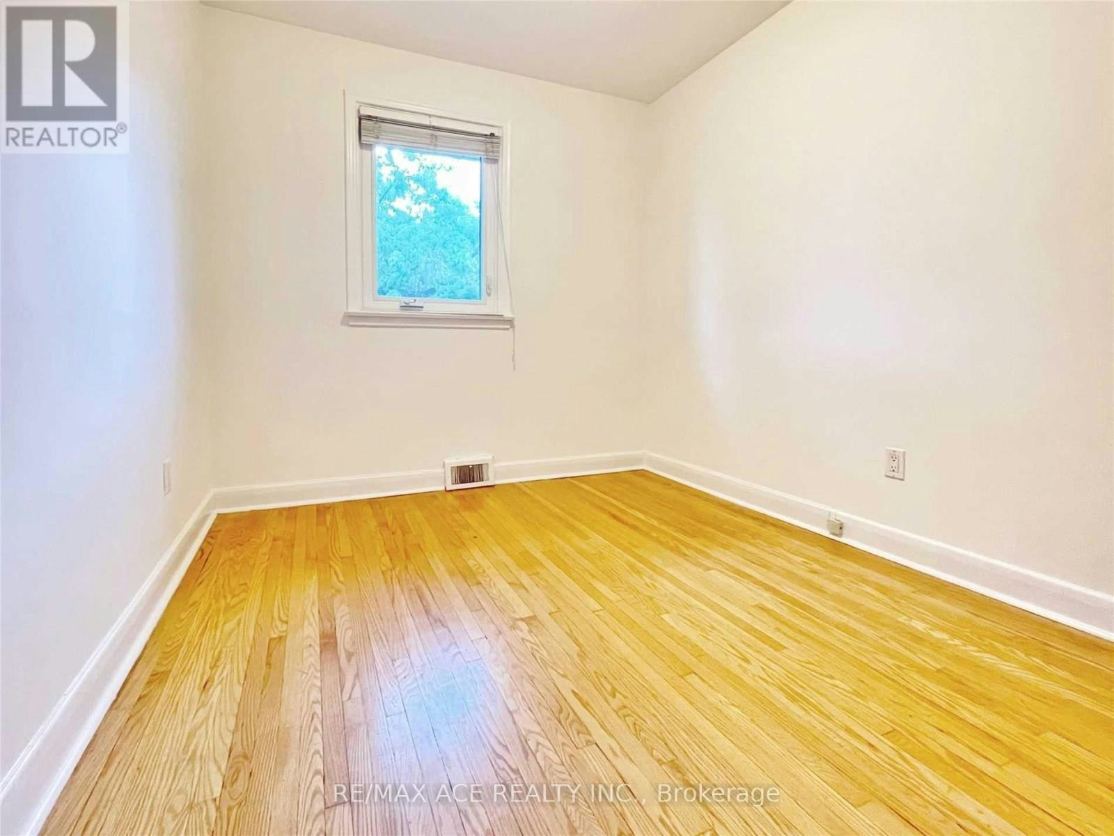 MAIN-246 Horsham Avenue, Toronto, ON, M2N 2A6 - 16