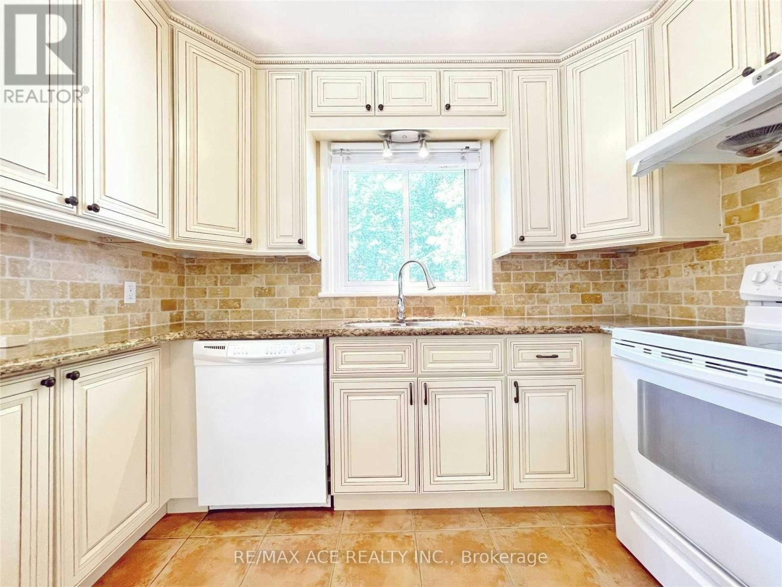 MAIN-246 Horsham Avenue, Toronto, ON, M2N 2A6 - 7