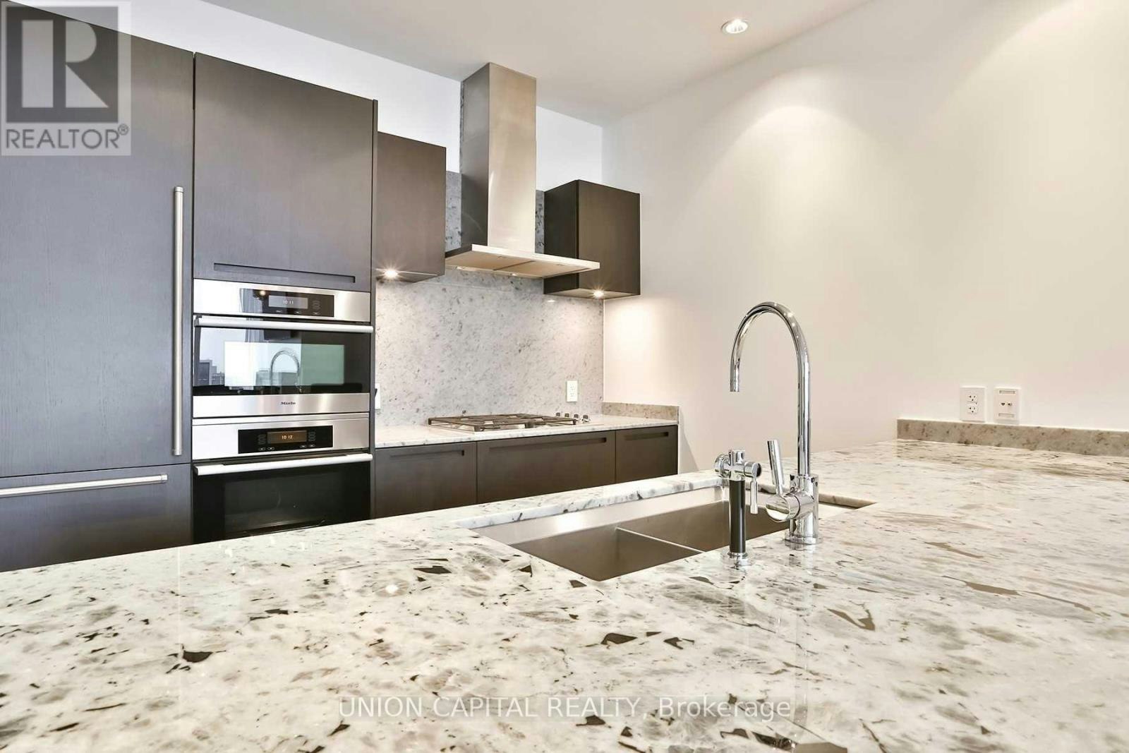 5805-180 University Avenue, Toronto, ON, M5H 0A2 - 12