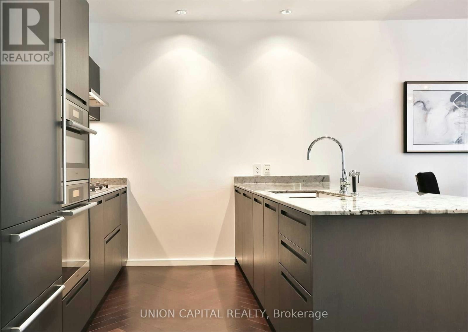 5805-180 University Avenue, Toronto, ON, M5H 0A2 - 10