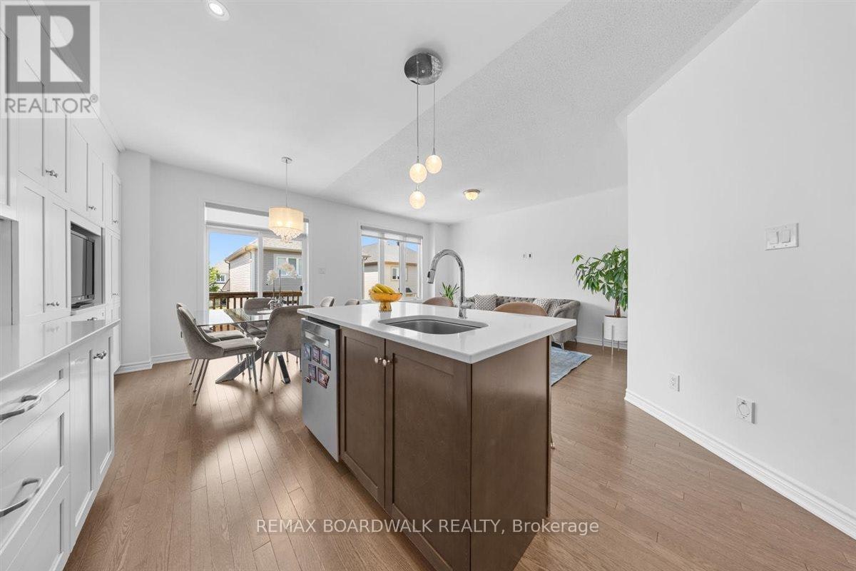 446 Meadowbreeze Drive, Ottawa, ON, K2M 0L1 - 6