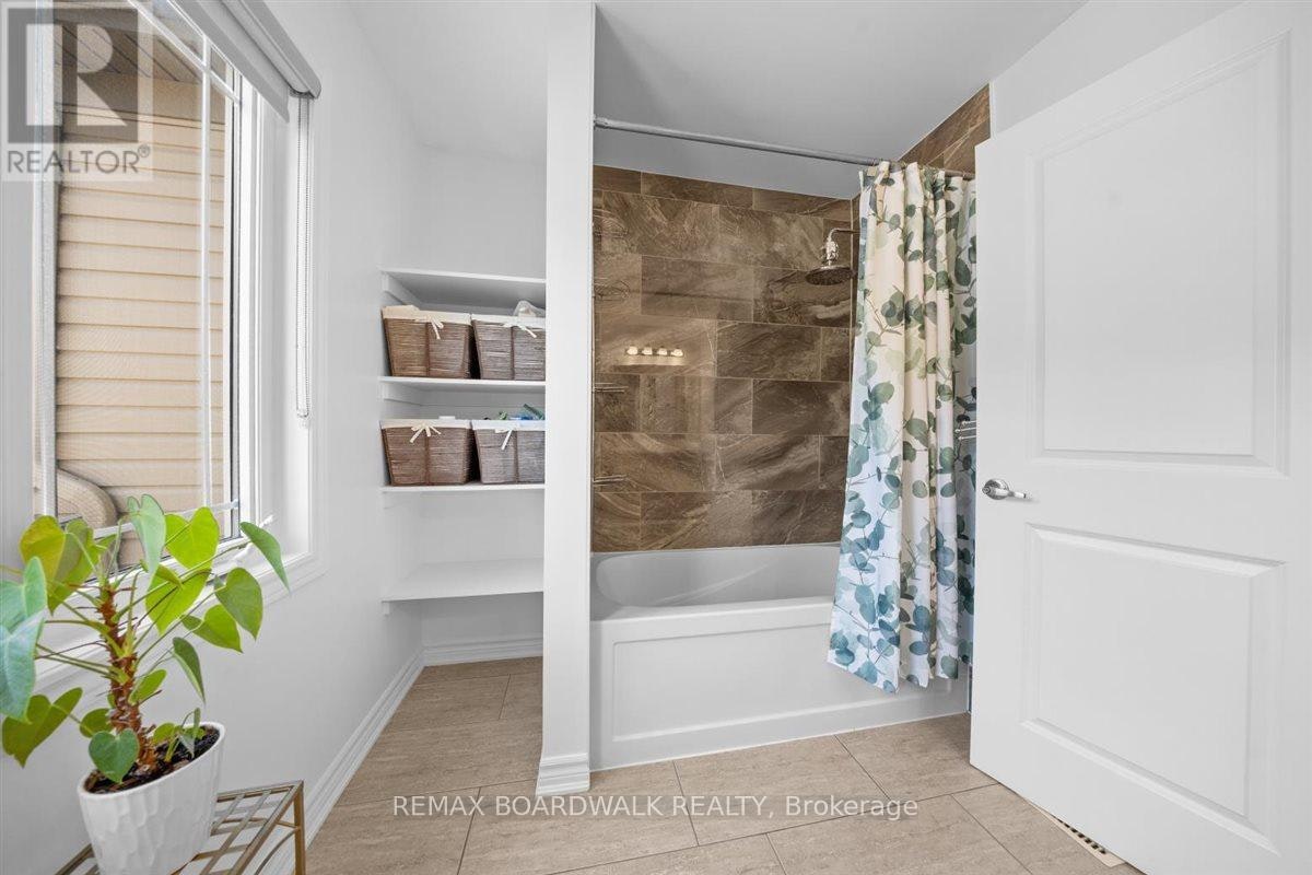 446 Meadowbreeze Drive, Ottawa, ON, K2M 0L1 - 20