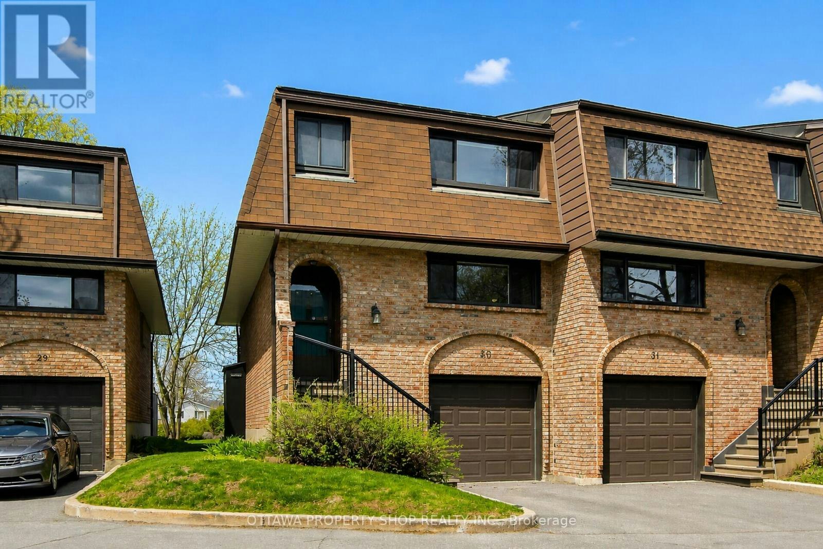 30-2 Bertona Street, Ottawa, ON, K2G 0W2