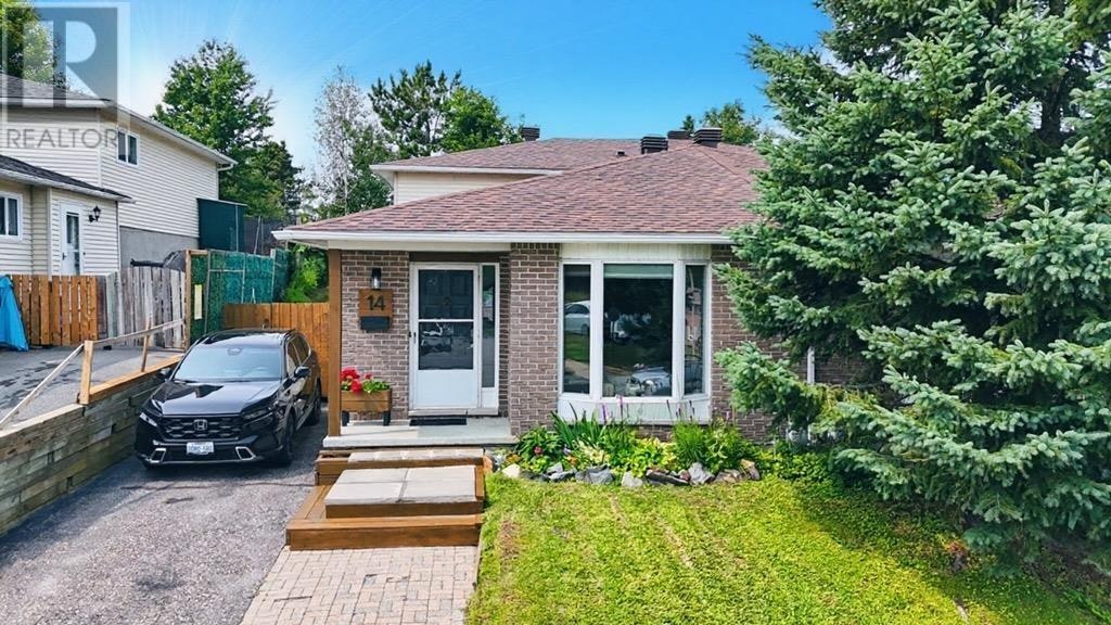 14 Lachance Place, Elliot Lake, ON, P5A 3B8