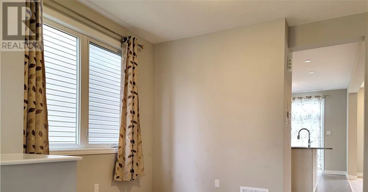 251 Saddleback Crescent, Ottawa, ON, K2T 0K8 - 4
